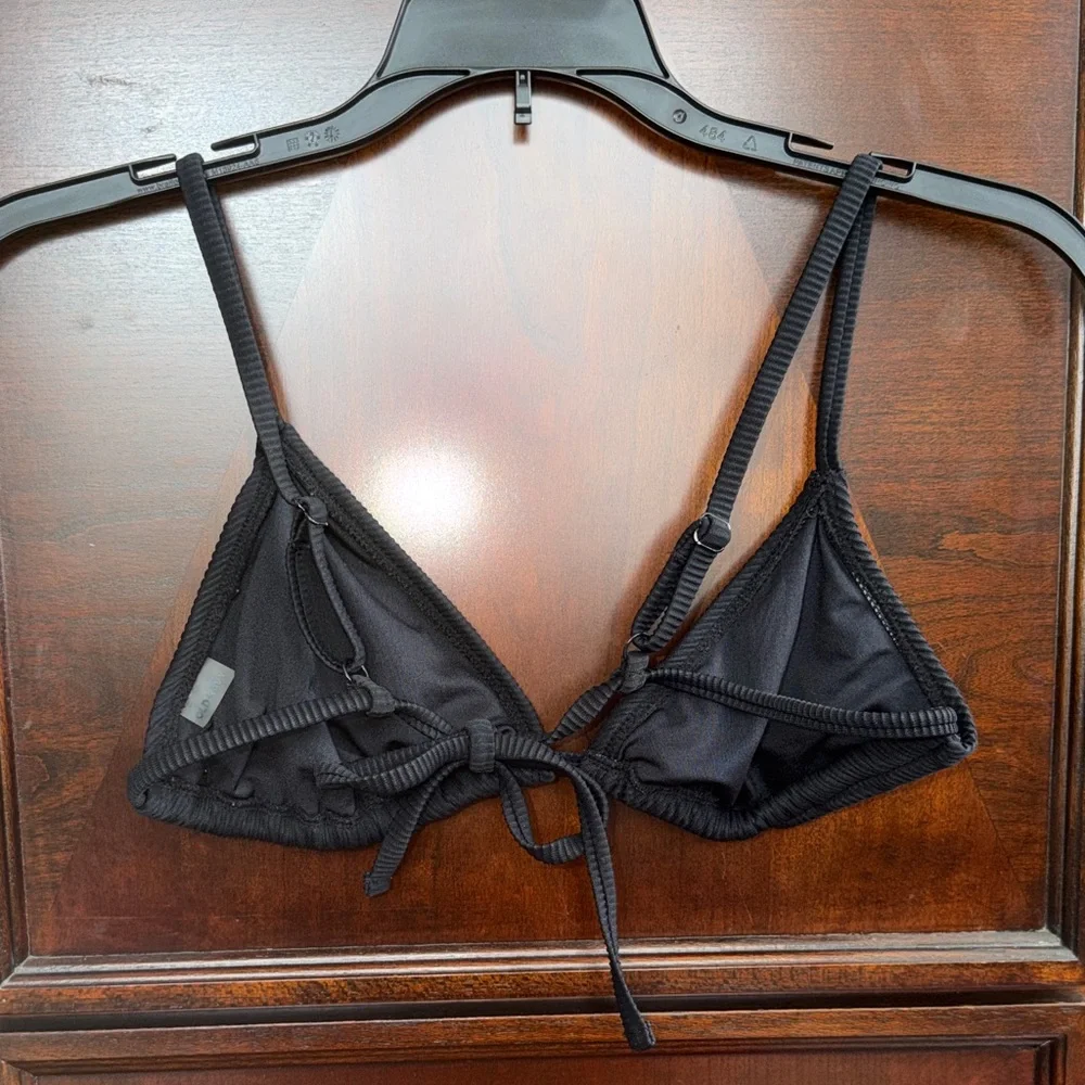 Bundle of 4 Bikini Tops - Picture 9 of 15